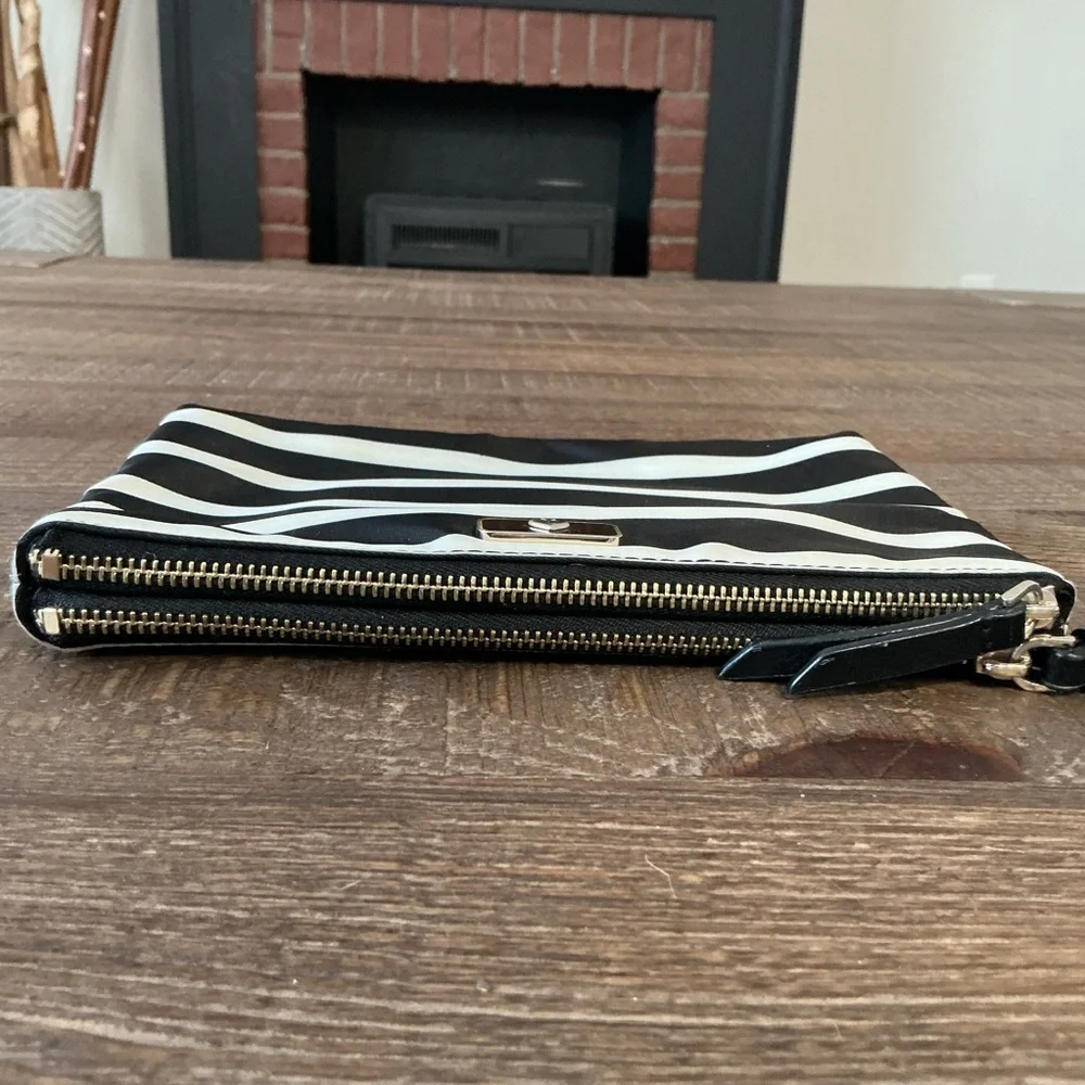 Kate Spade New York Dawn Sailing Black White Stripe Double Zip Wristlet Nylon